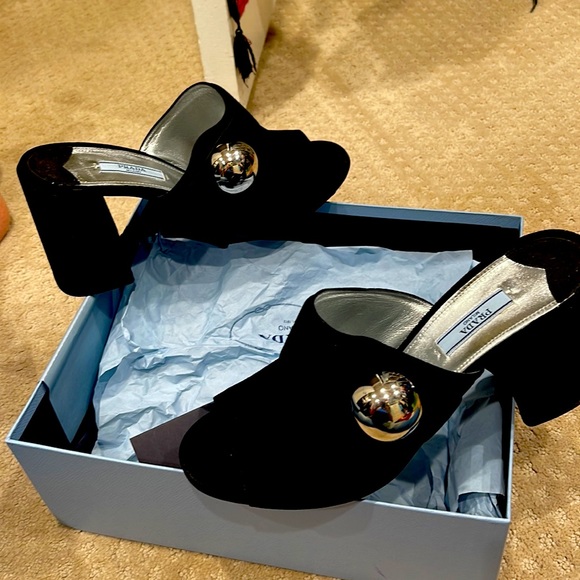 Prada suede size40 mulewith Silver bulbs- brand new - Picture 3 of 7